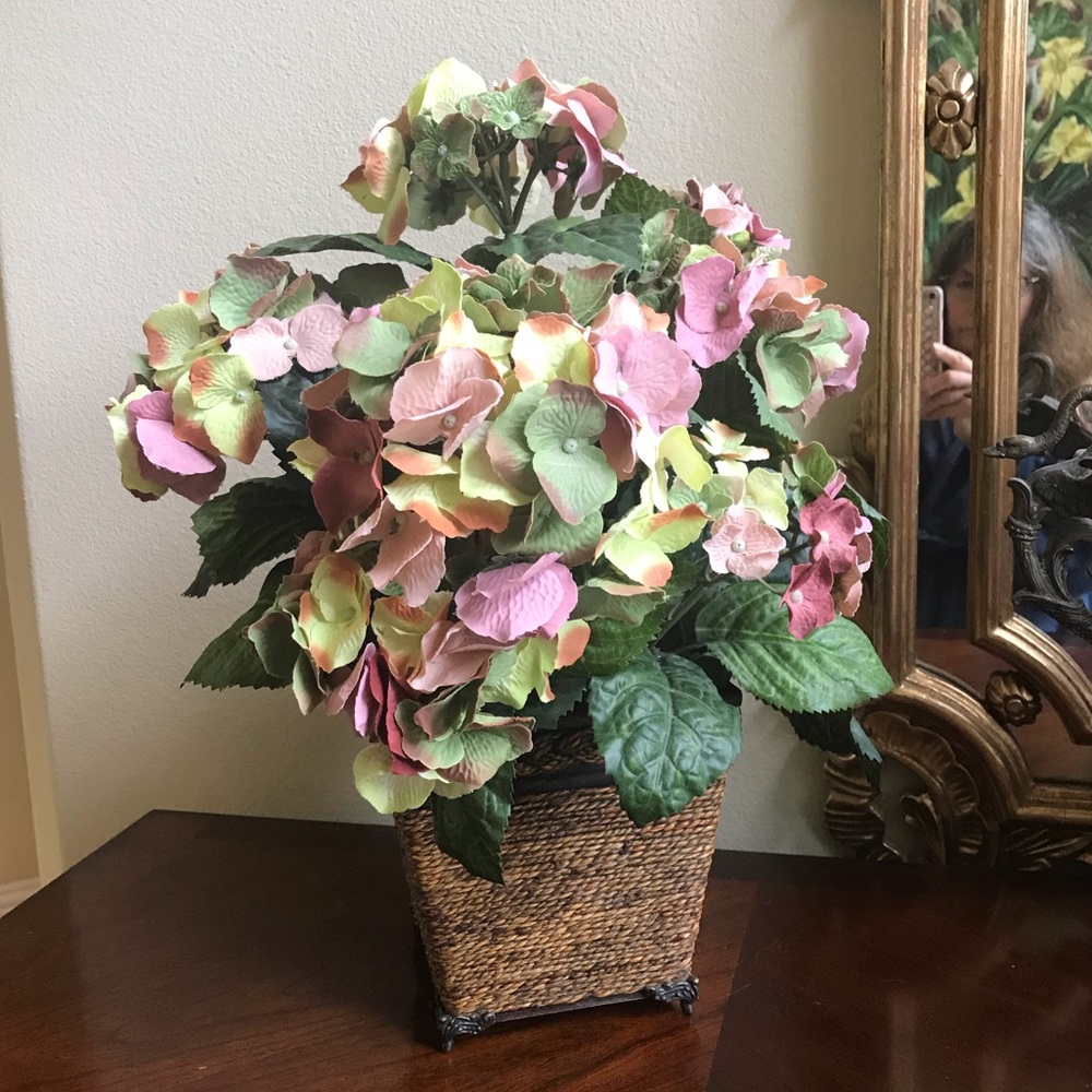 Silk floral Hydrangea in braided wicker planter